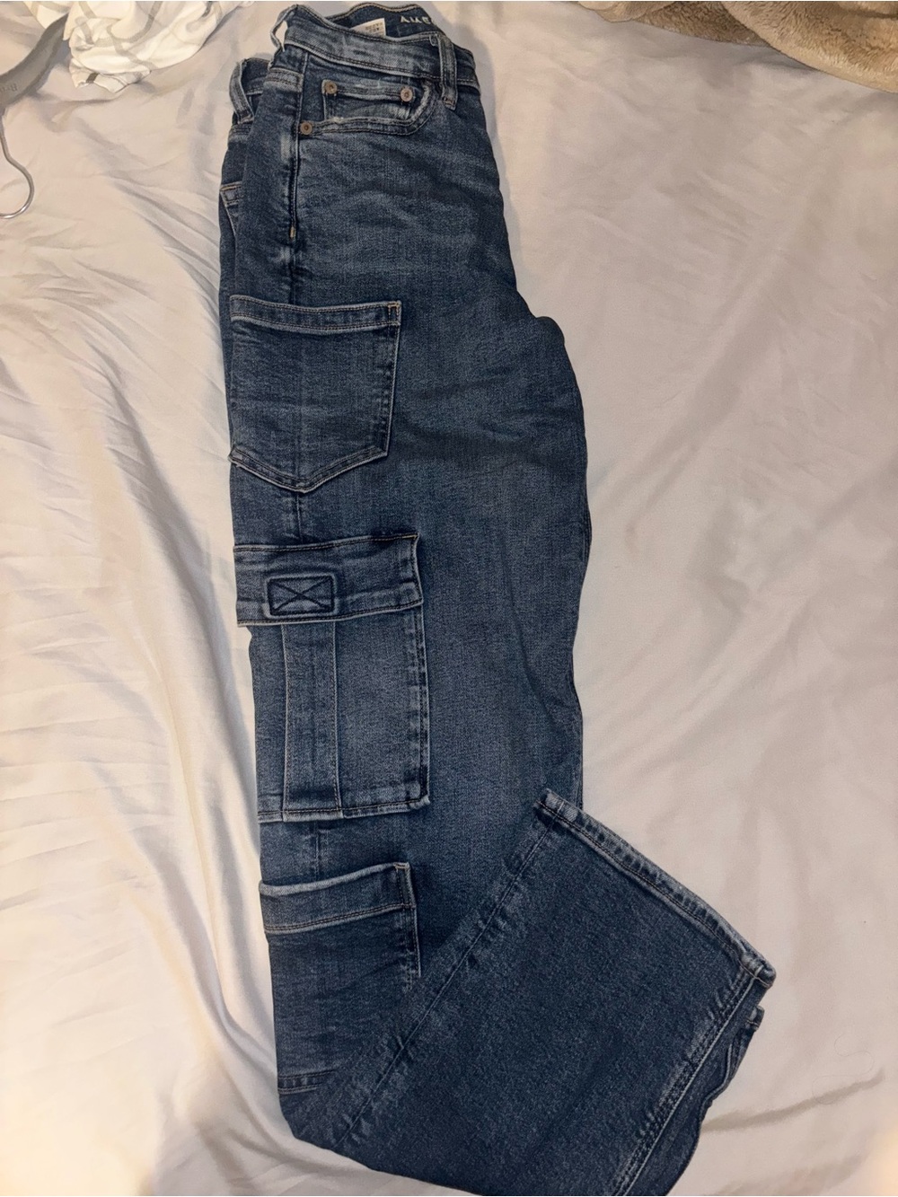 American Eagle Cargo Jean